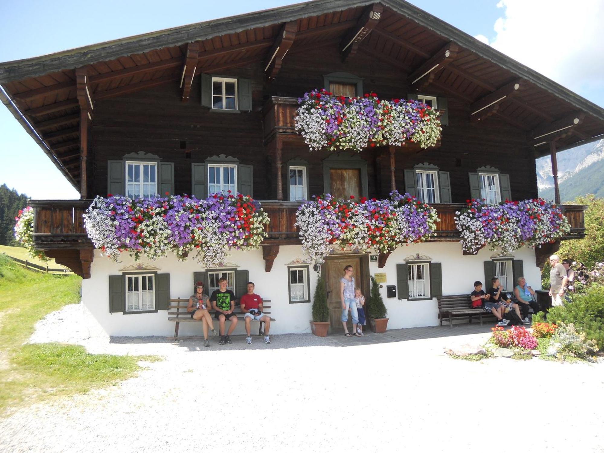 Готель Landgasthof Pfarrwirt Тірзе Екстер'єр фото